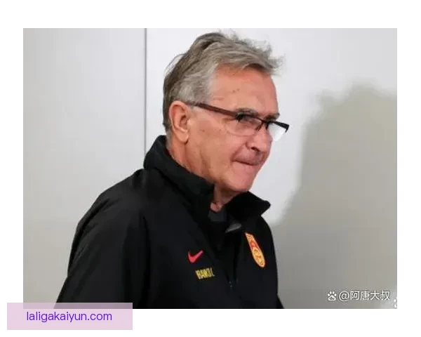 夸尔塔在本赛季的职业轨迹显著提升，备受关注的表现引发热议。