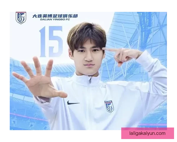 明星球员加盟新球队 令转会市场热议不断，状态备受关注