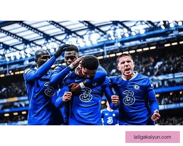 奥斯卡在切尔西时期表现稳健，成为球队进攻核心的重要支柱